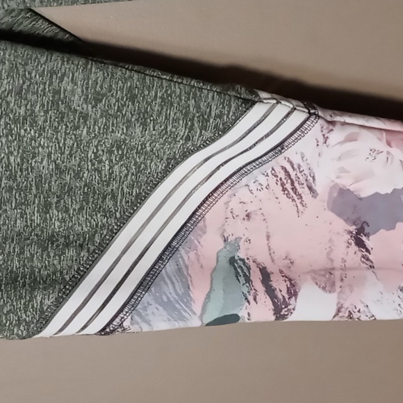 Justice Gray Leggings w Flower Legs Size 18Plus - Picture 4 of 7